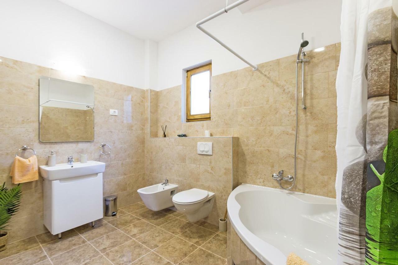 Cozy Apartment 10 Min From The Beach Πούλα Εξωτερικό φωτογραφία